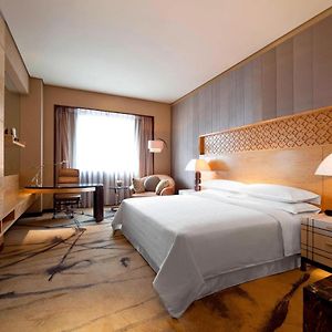 Deluxe King Guest Room
